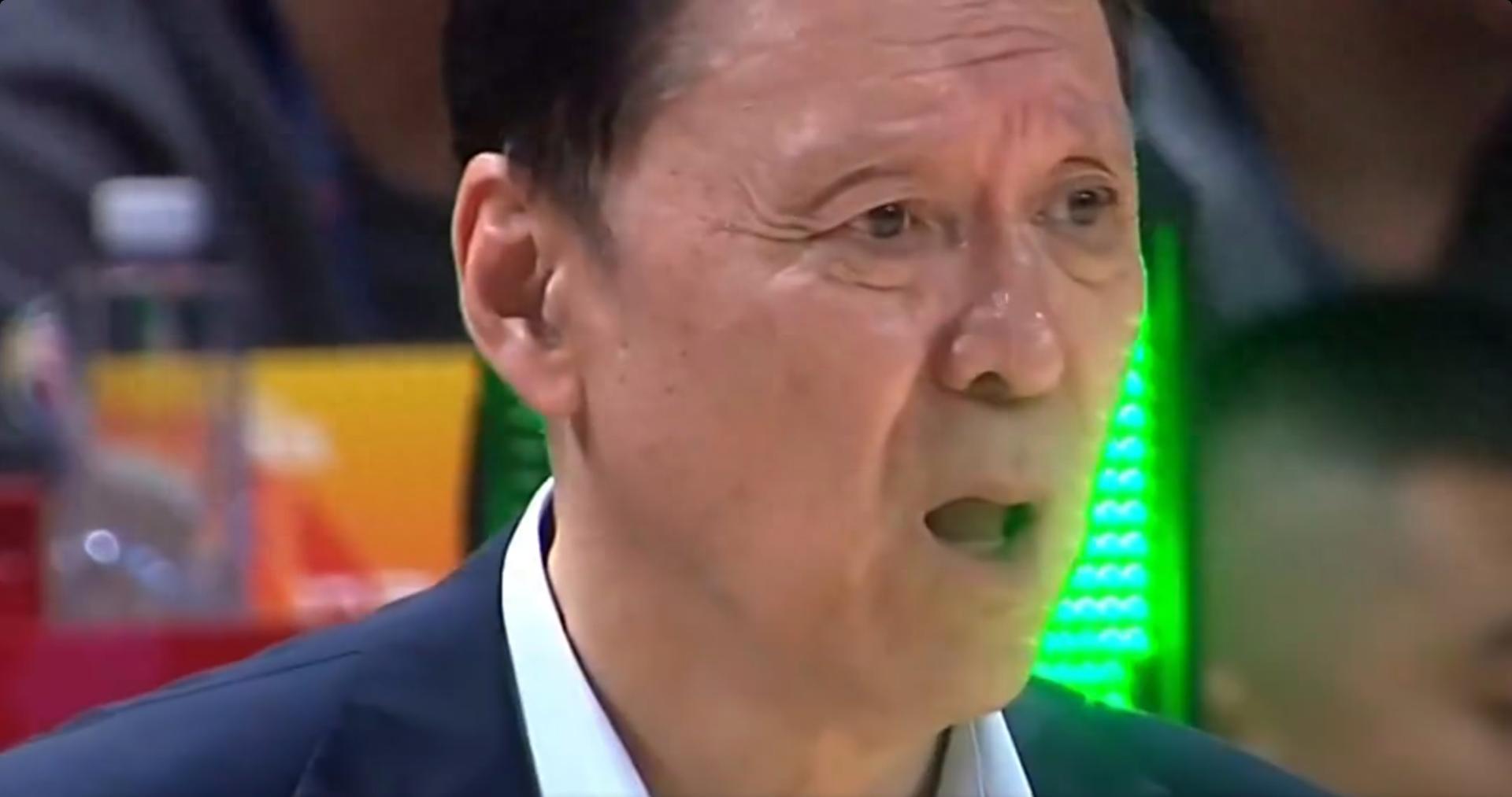 kaiyun-现役国手，把赖俊豪推向广告牌，扭伤颈部，球迷：人品球技都不行