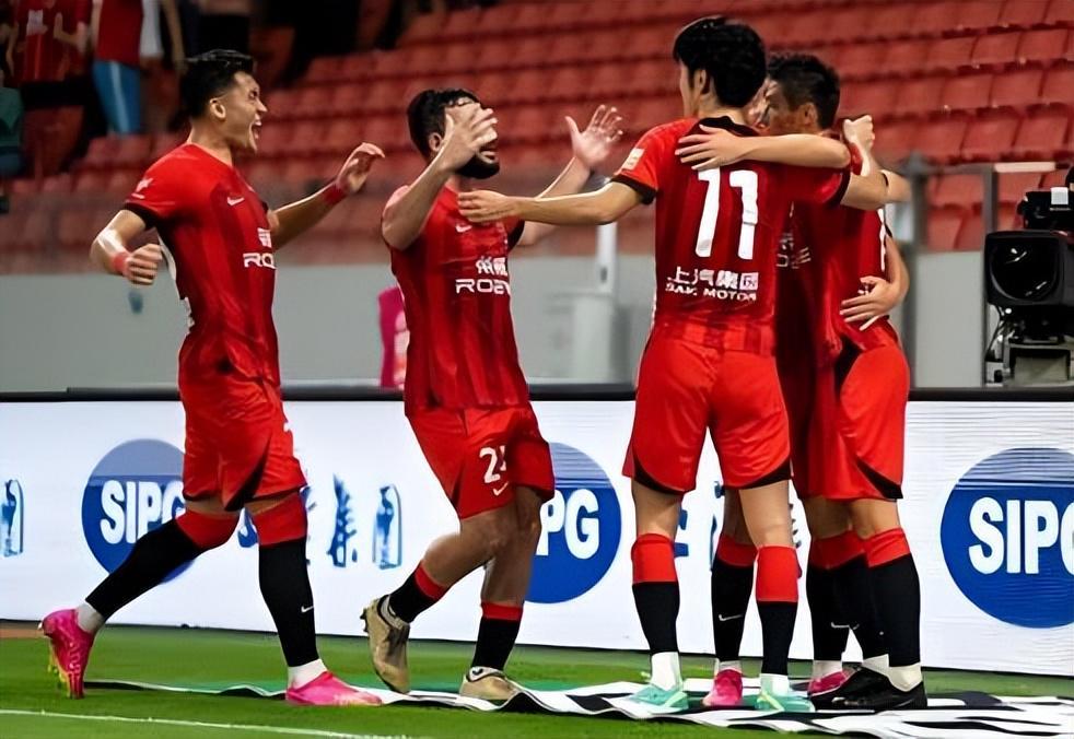 开云-意外！宿茂臻和韩鹏都没正眼瞧过的鲁能球员，如今却来到上港冬训